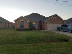 Pre-foreclosure Listing in Samantha Ln LUMBERTON, TX 77657