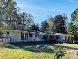  Bernard St, Carthage TX