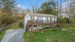 Pre-foreclosure in  Williamsburg Rd Se Cleveland, TN 37323