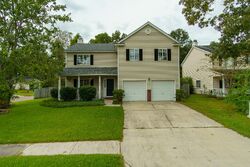 Pre-foreclosure in  Melville Rd Charleston, SC 29406