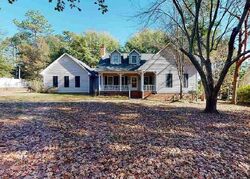Pre-foreclosure in  Forest Dr Hartsville, SC 29550