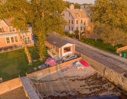 Pre-foreclosure in  Washington St Newport, RI 02840