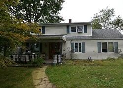 Pre-foreclosure in  Mistletoe Ln Levittown, PA 19054