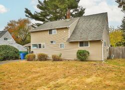Pre-foreclosure in  Inwood Rd Levittown, PA 19057