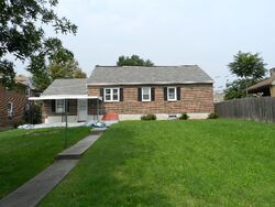 Pre-foreclosure in  E Vine St Pottstown, PA 19464
