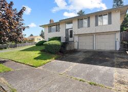 Pre-foreclosure in  Sw Mawrcrest Ave Gresham, OR 97080