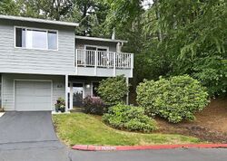 Pre-foreclosure in  Botticelli St Lake Oswego, OR 97035