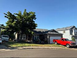 Pre-foreclosure in  Pebble Ct Springfield, OR 97478