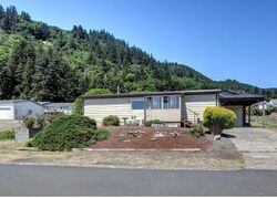 Pre-foreclosure in  Acacia Ave Garibaldi, OR 97118