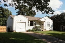 Pre-foreclosure in  S Cincinnati Ave Tulsa, OK 74105