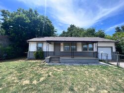 Pre-foreclosure in  E Newton Pl Tulsa, OK 74115