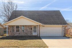 Pre-foreclosure in  Hillside Dr Oklahoma City, OK 73115