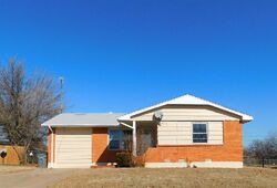 Pre-foreclosure in  Nw Pollard Ave Lawton, OK 73505