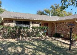 Pre-foreclosure in  Se Coachman Pl Lawton, OK 73501