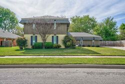 Pre-foreclosure in  Ne Garden Ln Lawton, OK 73507