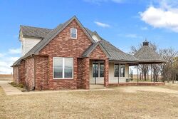 Pre-foreclosure in  E Prospect Ave Ponca City, OK 74604
