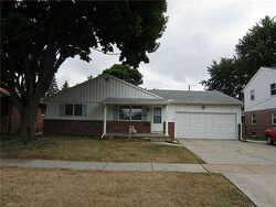 Pre-foreclosure in  Iroquois Dr Oregon, OH 43616
