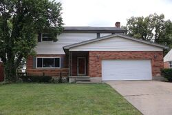 Pre-foreclosure in  Donora Ln Cincinnati, OH 45240