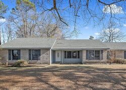 Pre-foreclosure in  Woodberry Cir Raeford, NC 28376