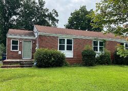 Pre-foreclosure in  Seminole Trl Jacksonville, NC 28540