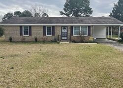  Fox Dr, Dudley NC