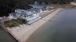 Pre-foreclosure in  Beach Ct East Marion, NY 11939