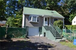 Pre-foreclosure in  County Center Rd White Plains, NY 10603