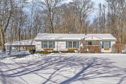 Pre-foreclosure in  Kennedy Ln Monroe, NY 10950