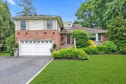  Sunnyvale Rd, Port Washington NY