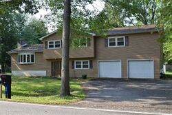 Pre-foreclosure in  Kent Rd Wappingers Falls, NY 12590