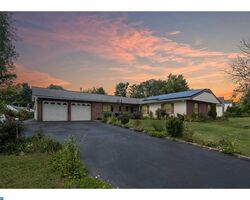 Pre-foreclosure in  Twin Hill Dr Willingboro, NJ 08046