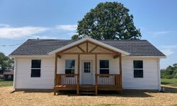 Pre-foreclosure in  W Ventura Dr Seymour, MO 65746