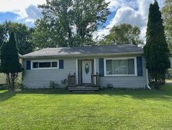 Pre-foreclosure in  Maple St Cass City, MI 48726