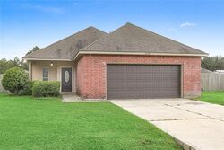 Pre-foreclosure in  Beau Chateau Blvd Ponchatoula, LA 70454