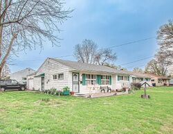 Pre-foreclosure in  Garey Ln Louisville, KY 40216