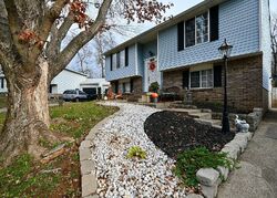 Pre-foreclosure in  Queen Annes Ct Louisville, KY 40245