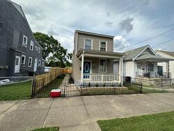 Pre-foreclosure in  E 16th St Covington, KY 41014