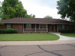 Pre-foreclosure in  Lilac Dr Liberal, KS 67901