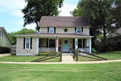  N Grant St, Enterprise KS