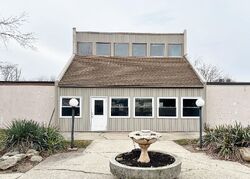 Pre-foreclosure in  N Frostwood Pkwy  Peoria, IL 61615