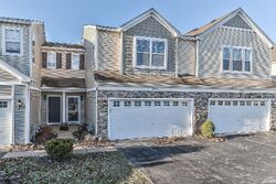 Pre-foreclosure in  Limestone Ln Carpentersville, IL 60110