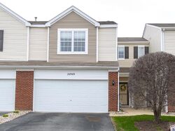 Pre-foreclosure in  Clare Cir Manhattan, IL 60442