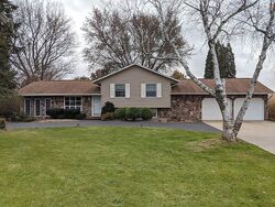  Bradmar Dr, Pearl City IL
