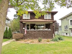 Pre-foreclosure in  Kenilworth Ave Berwyn, IL 60402