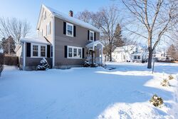 Pre-foreclosure in  Emmaus Ave Zion, IL 60099