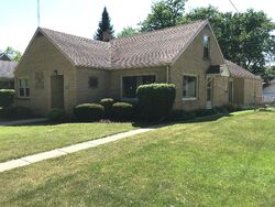 Pre-foreclosure in  S Elm Ave Kankakee, IL 60901