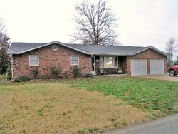  Adams Dr, Waterloo IL