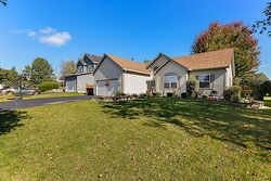 Pre-foreclosure in  Juniper Dr North Aurora, IL 60542