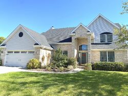 Pre-foreclosure in  Buckingham Pl Shorewood, IL 60404