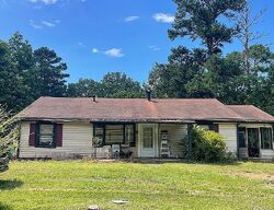 Pre-foreclosure in  Ridge Rd Canton, GA 30114